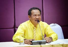 นายเดโชวัต ทักคุ้ม